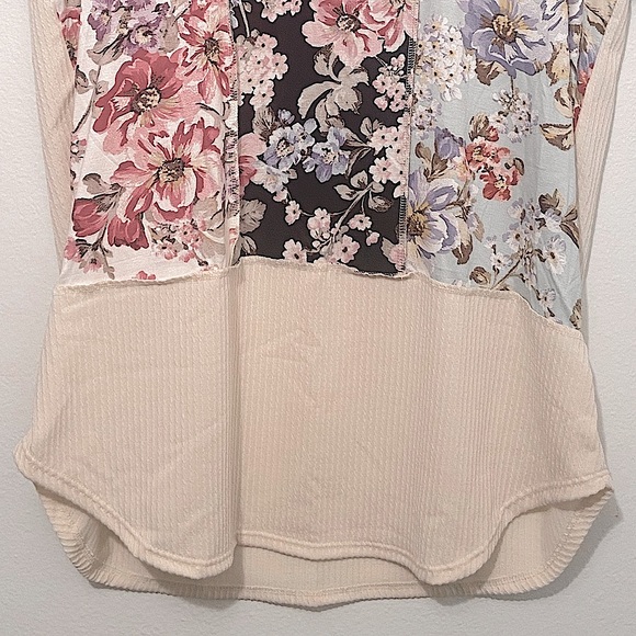 ✌🏼 #1334 Color Block Floral Contrast Gorgeous Tee - Picture 14 of 17